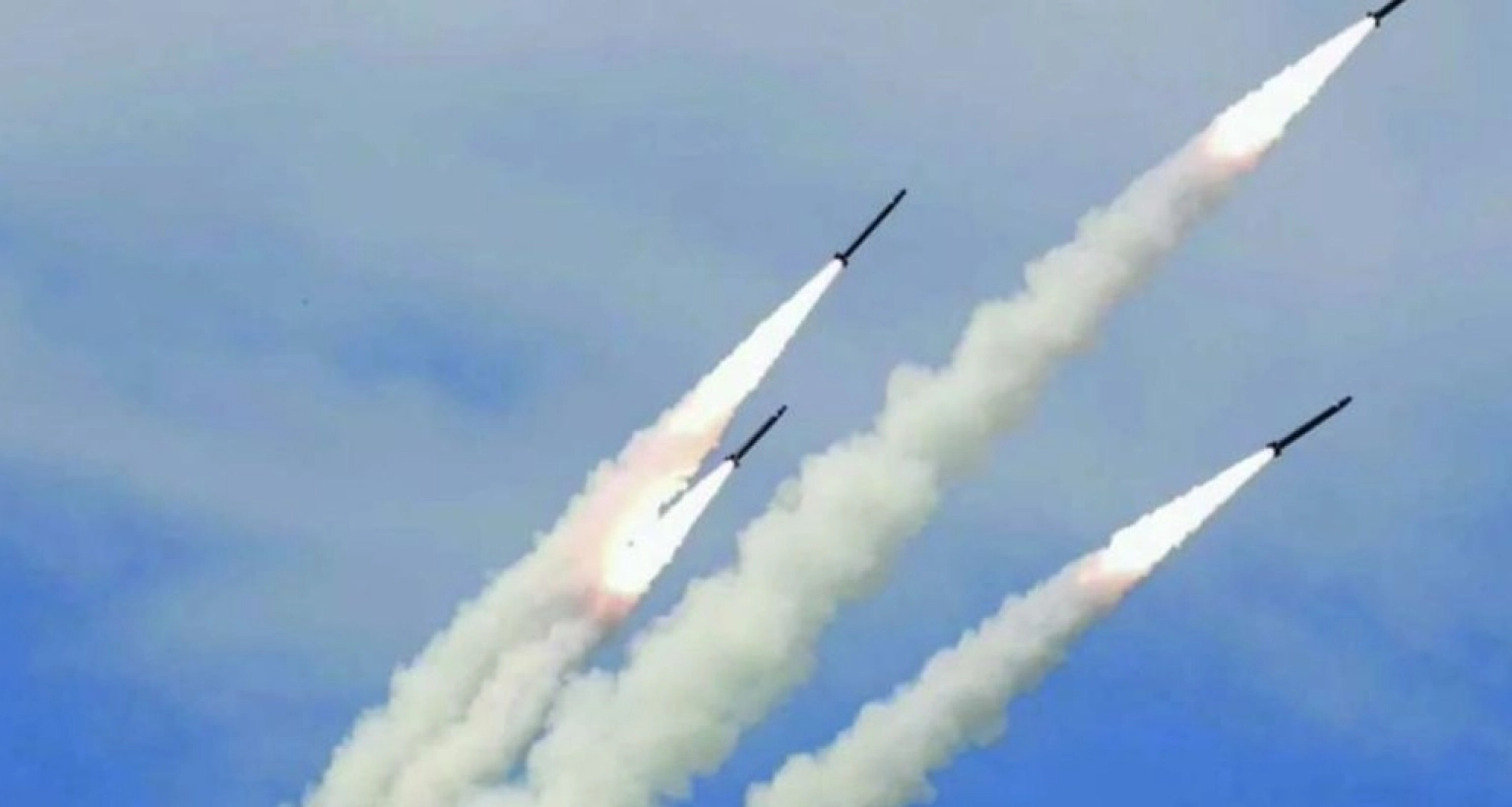 ফের-ইরানের-ভয়াবহ-ক্ষেপণাস্ত্র-হামলা--ইসরায়েলে-কমপক্ষে-৮-জনের-মৃত্যু