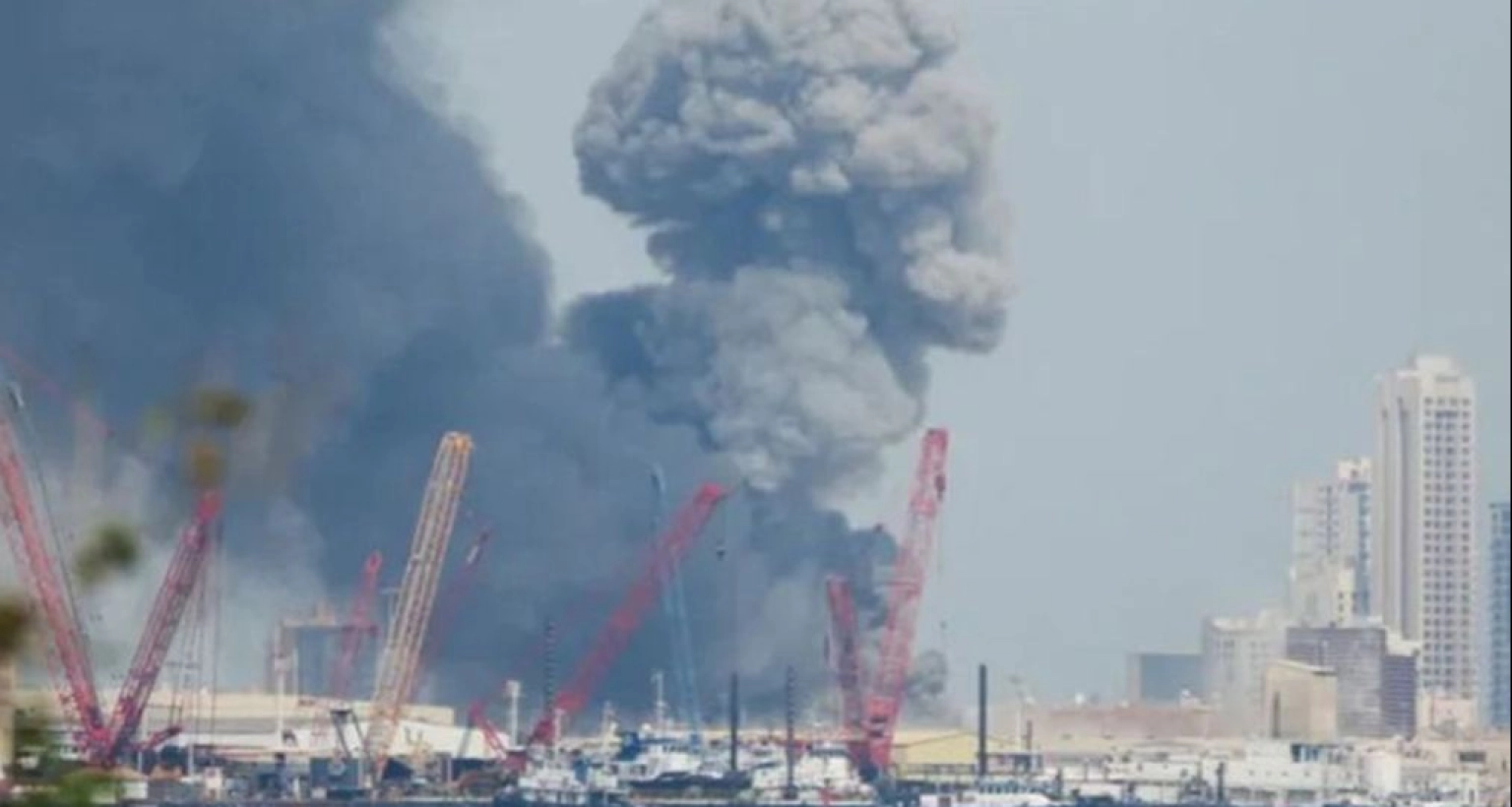 আমিরাতে-ইরানের-মিসাইল-হামলায়-বাংলাদেশিসহ-তিনজনের-মৃত্যু