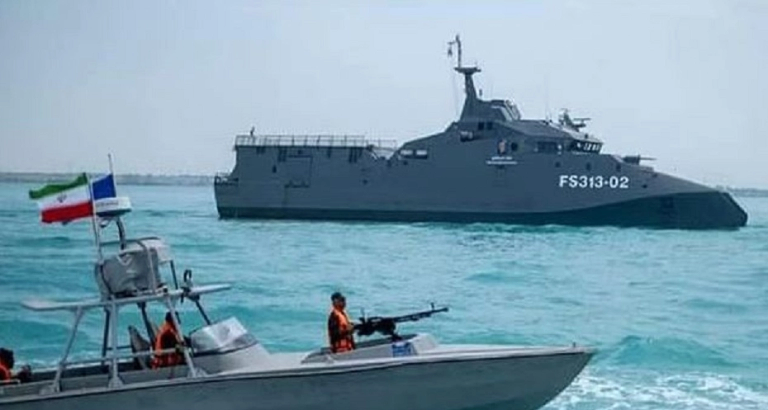 হরমুজ প্রণালী বন্ধ, কোন জাহাজ অতিক্রম করার চেষ্টা করলে আগুন দেওয়া হবে: ইরানের হুশিয়ারি