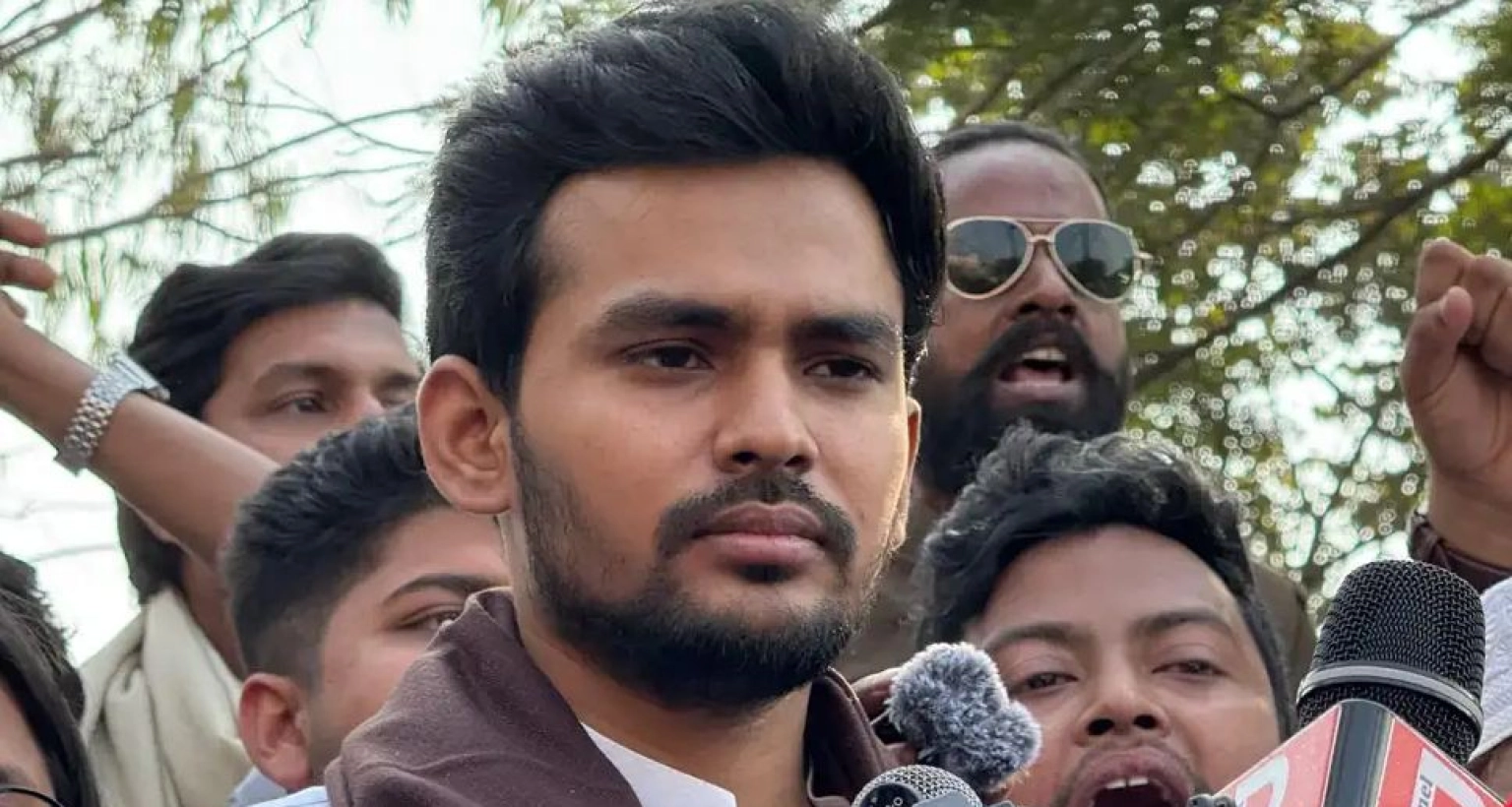 ৬১৩ টাকা আছে আসিফ মাহমুদের স্ত্রীর অ্যাকাউন্টে, নিজের অ্যাকাউন্টে আছে যত