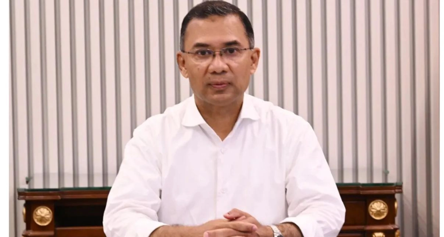 অফিসে এসে অনন্য নজির দেখালেন প্রধানমন্ত্রী তারেক রহমান, ভাসছেন প্রশংসায়