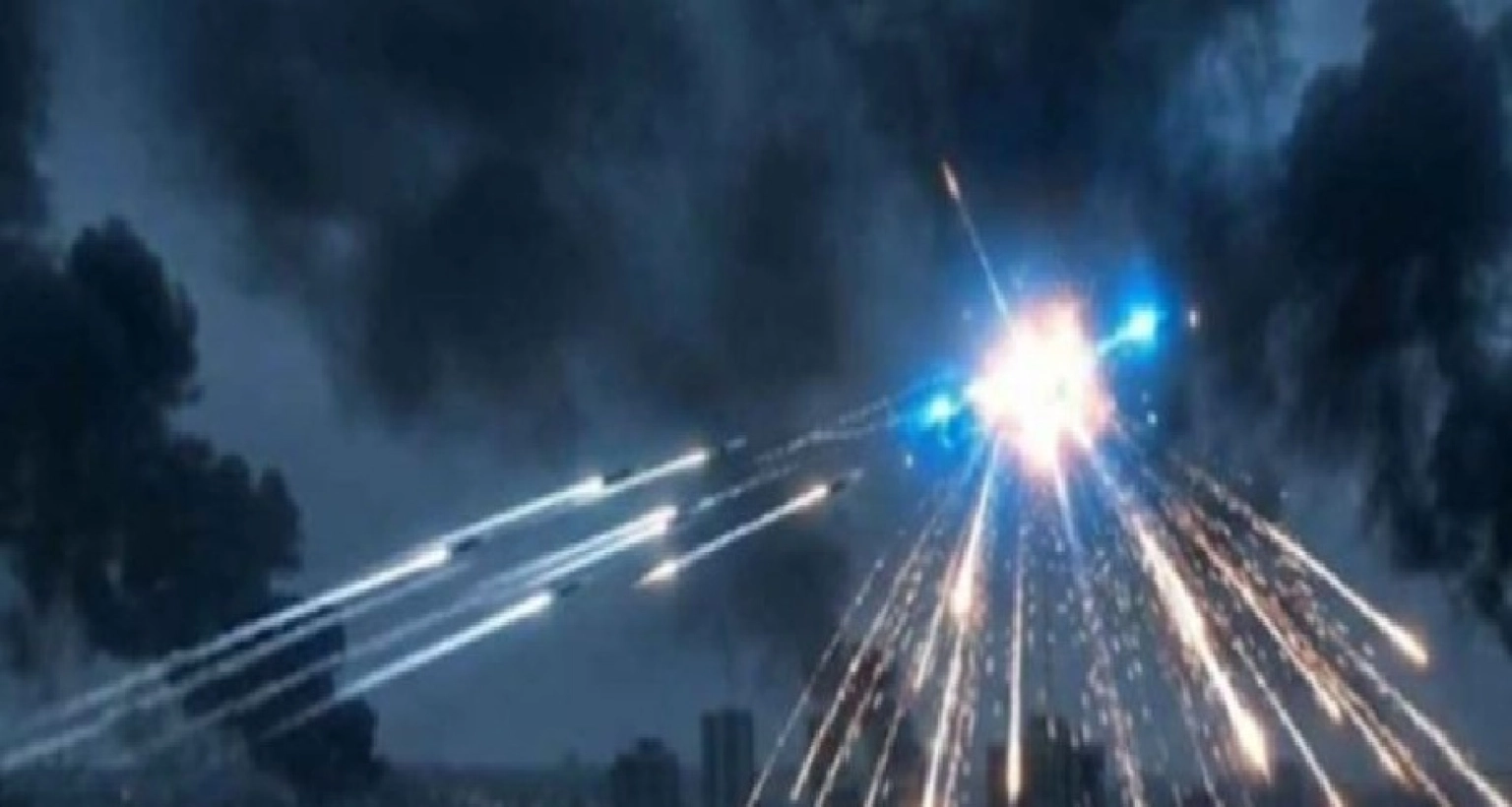 এবার ইসরাইলে ভয়াবহ ক্লাস্টার মিসাইল ছুড়ল ইরান