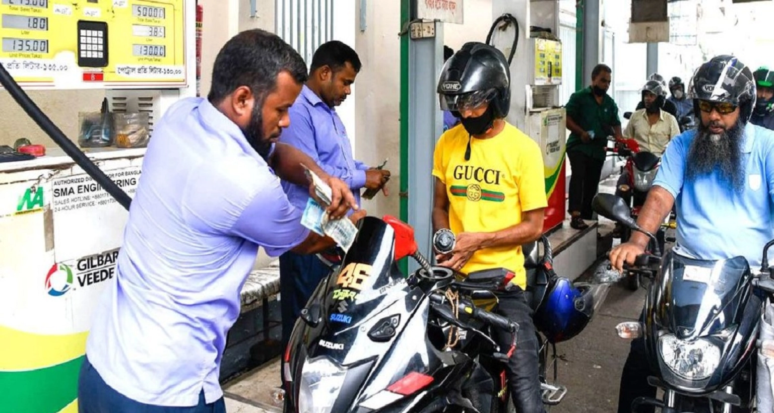 সর্বোচ্চ যত লিটার তেল নেওয়া যাবে মোটরসাইকেল ও প্রাইভেটকারে