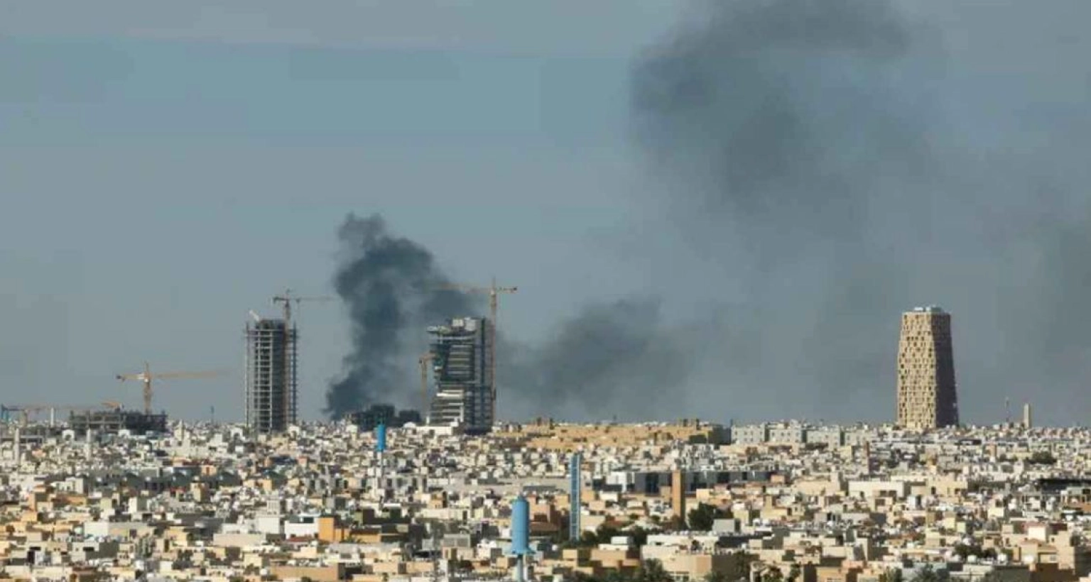 একযোগ তিন দেশে হাইপারসনিক মিসাইল হামলা ইরানের, ২২০ মার্কিন সেনা হতাহত!