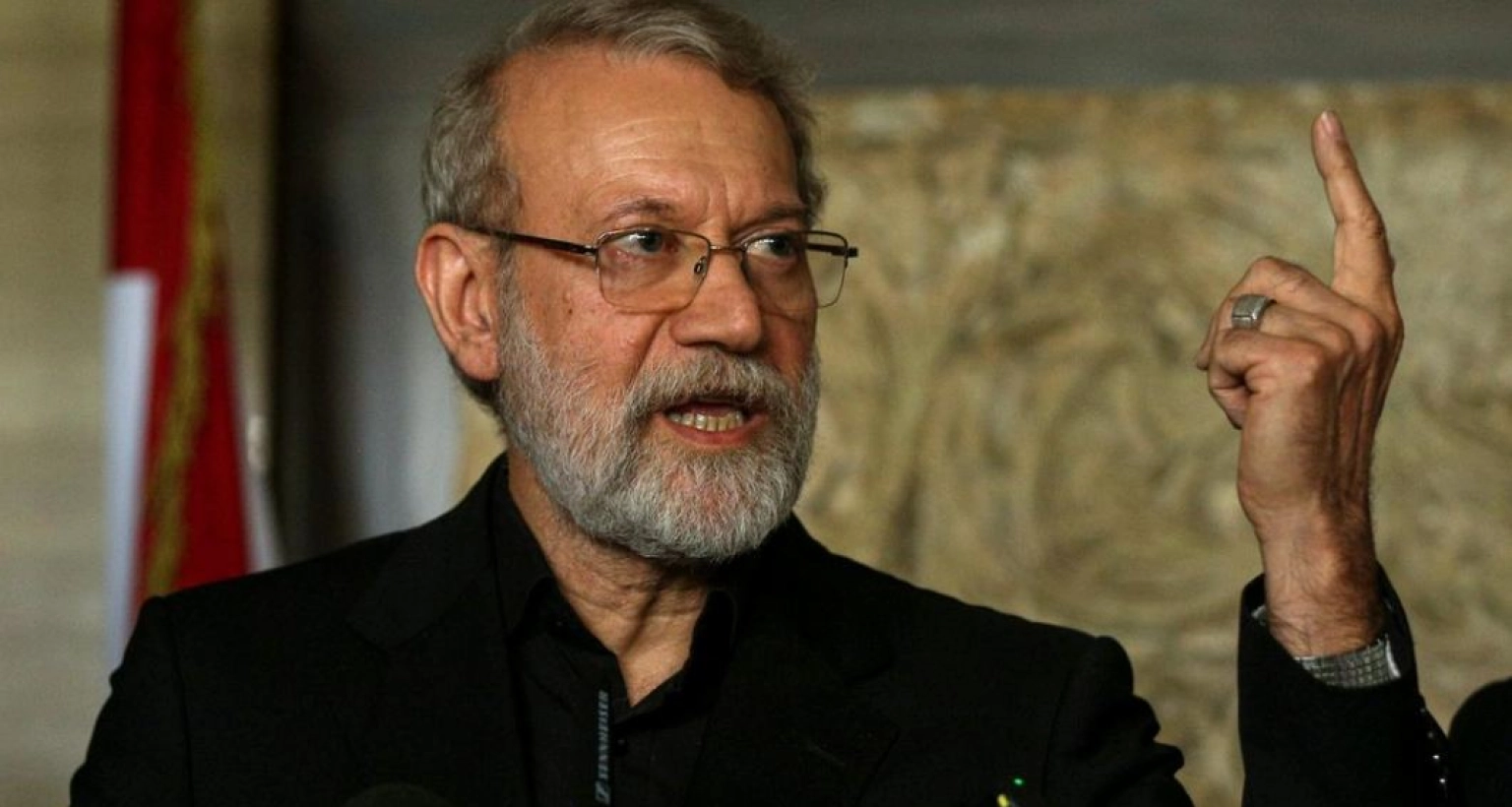 একাধিক মার্কিন সেনাকে আটক করা হয়েছে : আলি লারিজানি