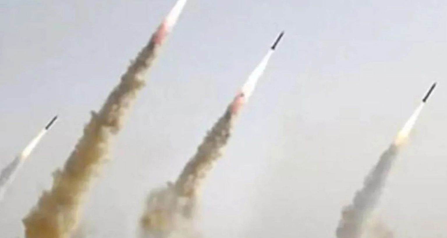 এবার-একযোগে-ইসরাইলে-ক্ষেপণাস্ত্র-হামলা-ইরান-ও-লেবাননের