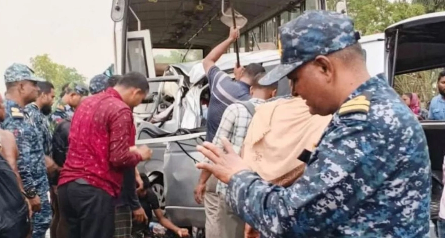ইফতারের-আগ-মুহুর্তে-সড়ক-দুর্ঘটনায়-১৩-জনের-মৃত্যু