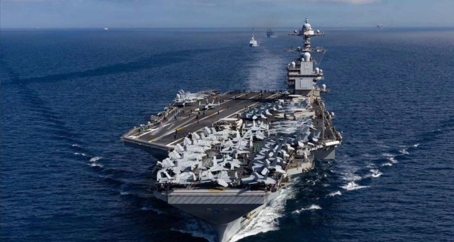 যুক্তরাষ্ট্রের-সবচেয়ে-বড়-রণতরীতে-আগুন