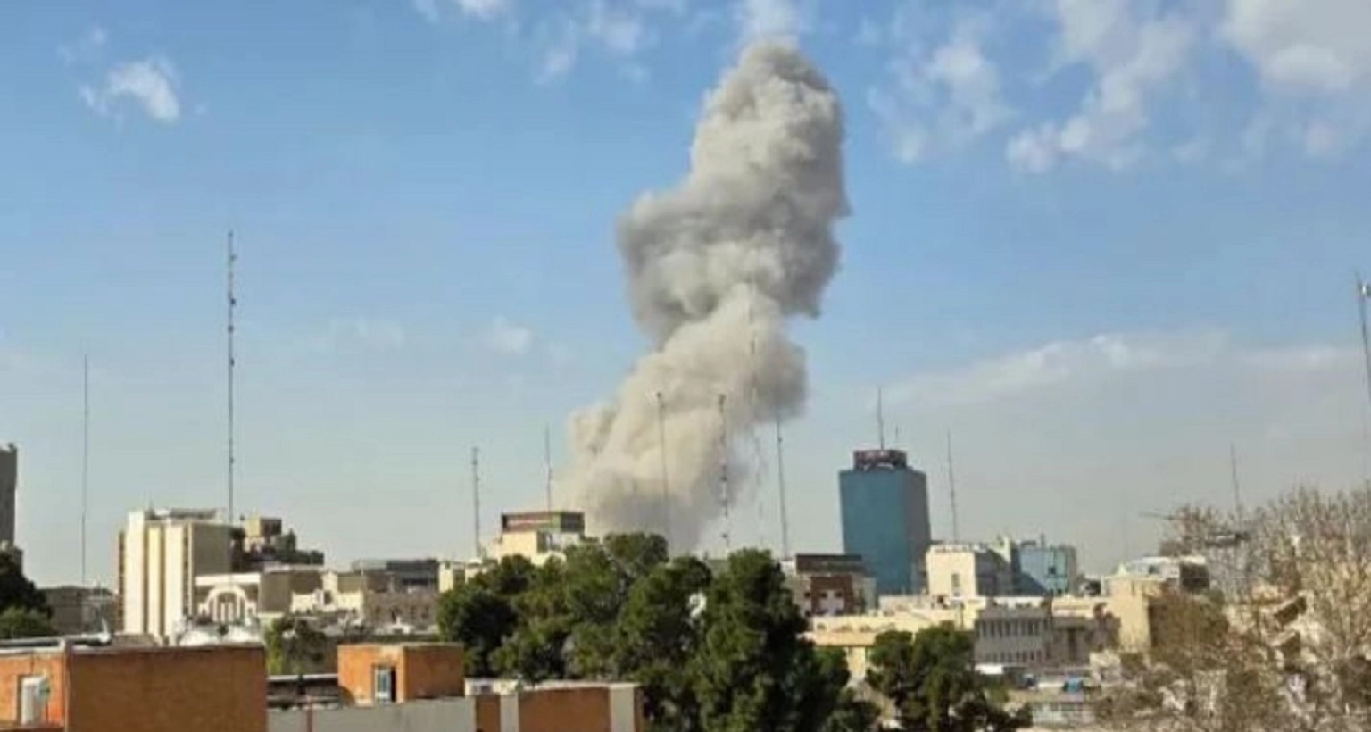 যুদ্ধ নিরসনে মধ্যস্থতাকারী হিসেবে যে দেশকে চায় ইরান