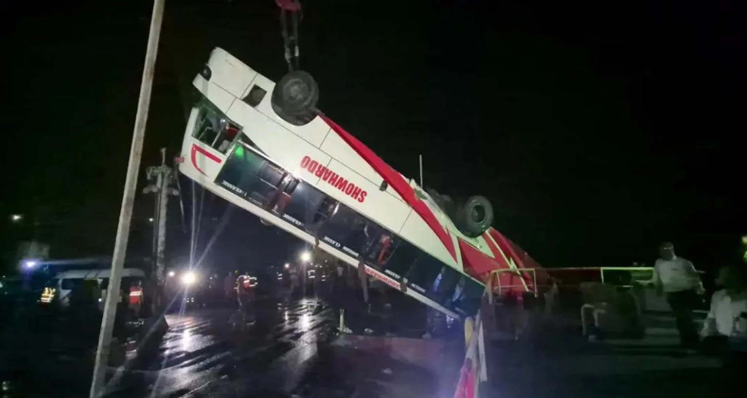 পদ্মায় বাসডুবি; এখন পর্যন্ত ১৪ মহিলা ও ৬ পুরুষের মরদেহ উদ্ধার