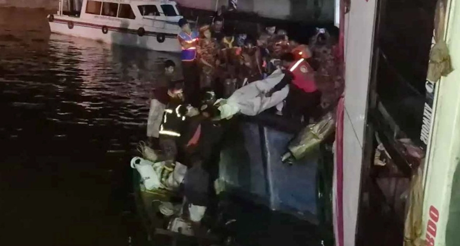 উদ্ধার হচ্ছে একের পর এক মরদেহ, জানুন নিহতদের নাম-পরিচয়