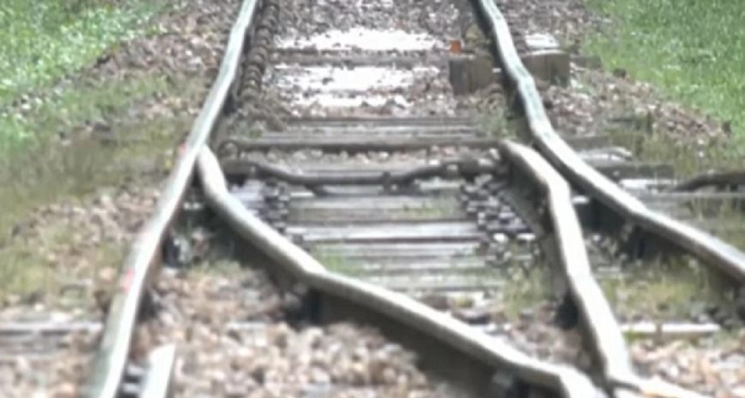 ট্রেনে কাটা পড়ে শিশুসহ পাঁচজনের মৃত্যু