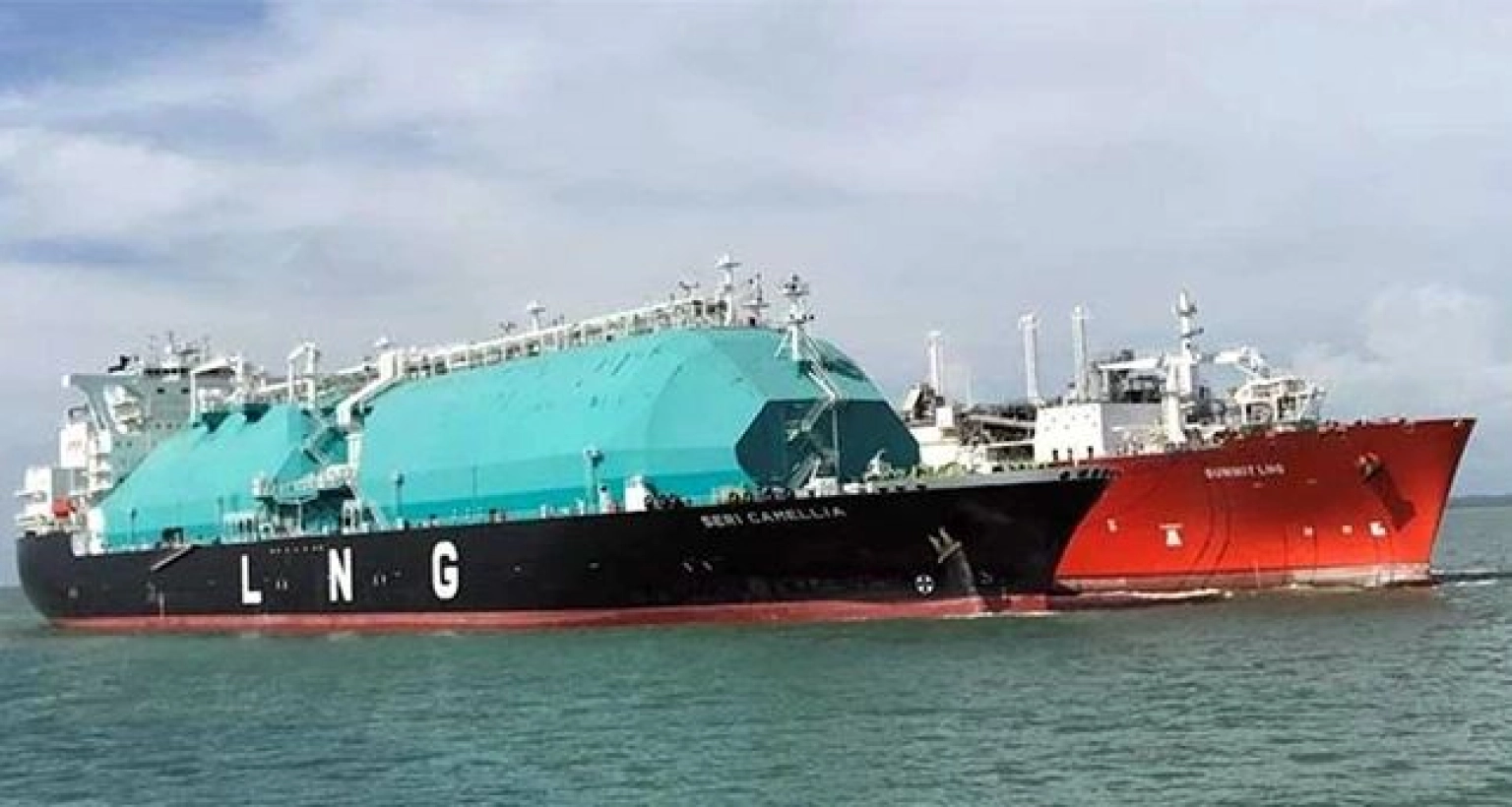 পাঁচ দিনের মধ্যে তিন জাহজে আসছে দুই লাখ টন এলএনজি