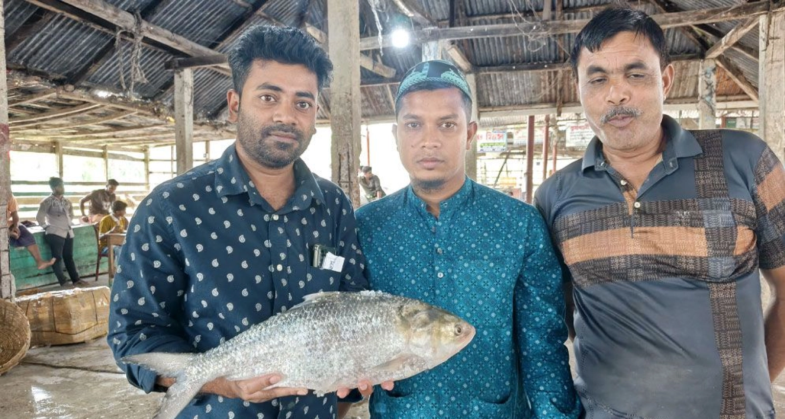 নদীতে মিলল ‘রাজা’ ইলিশ, বিক্রি হলো যত টাকায়