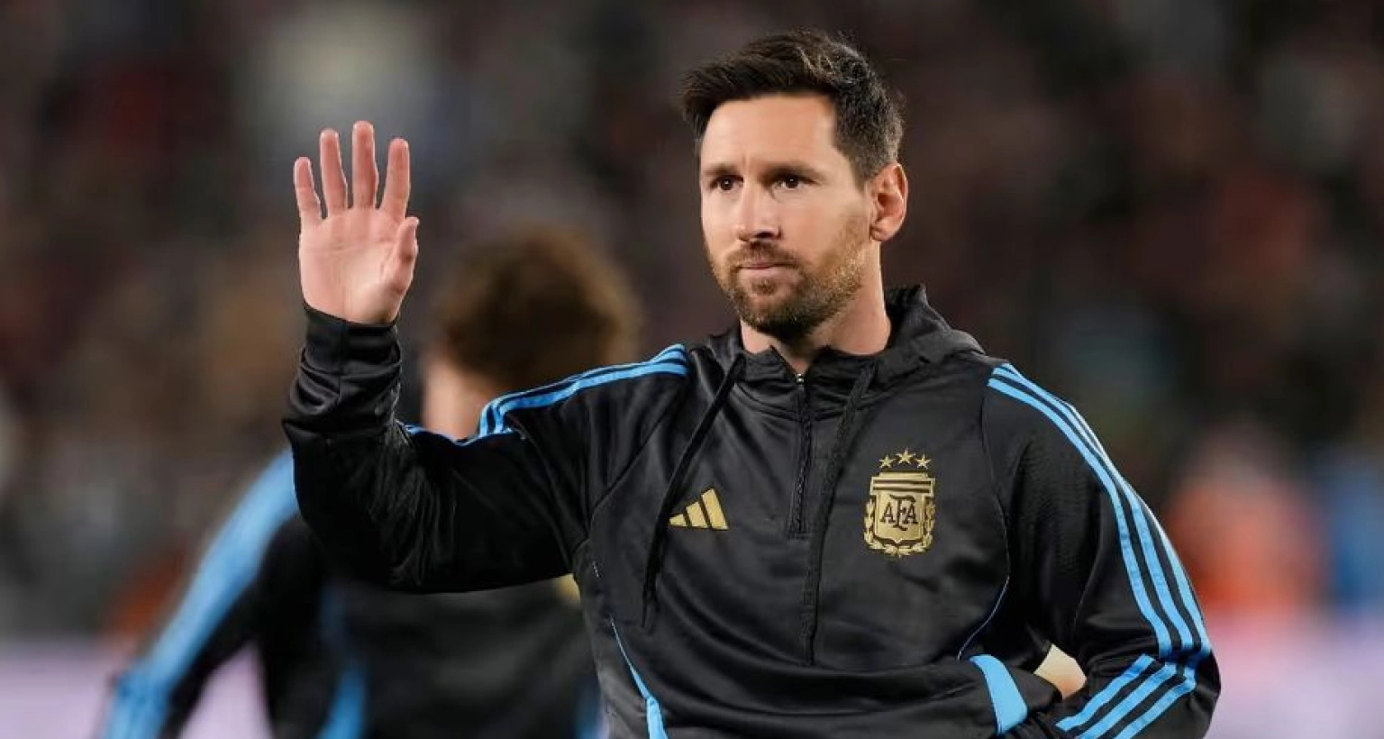 অনন্য স্থান করে নিলেন লিওনেল মেসি