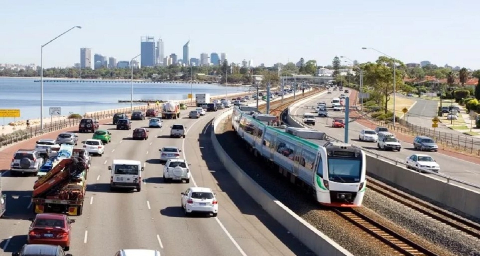 জ্বালানি সংকট ও মূল্যবৃদ্ধির প্রভাব কমাতে গণপরিবহন ভাড়া মওকুফ