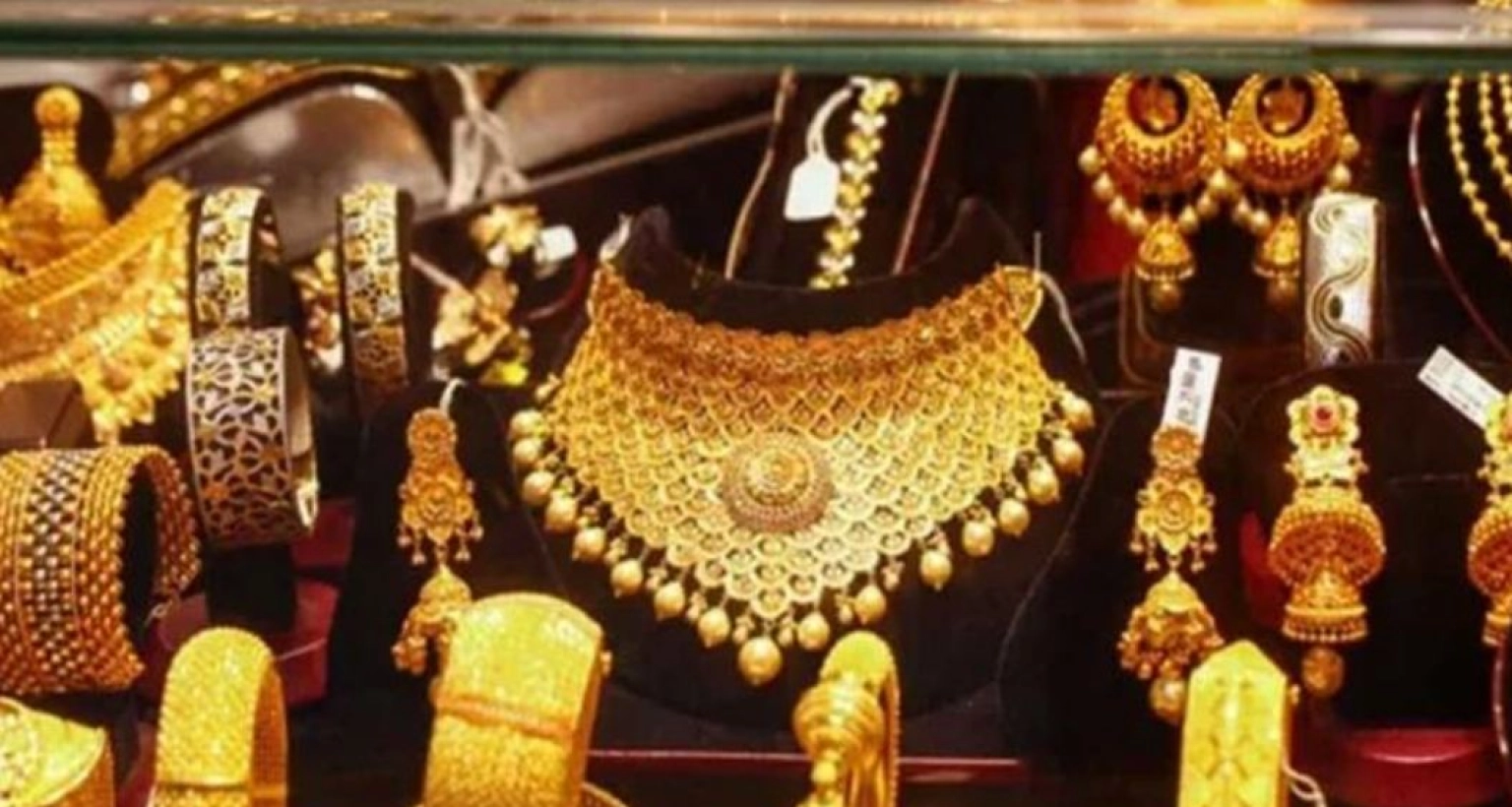 আবারও বাড়ানো হলো স্বর্ণের দাম