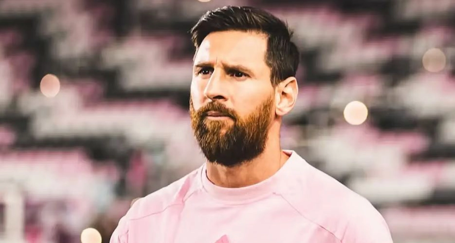 ফুটবল বিশ্বে এখন একটাই আলোচনা