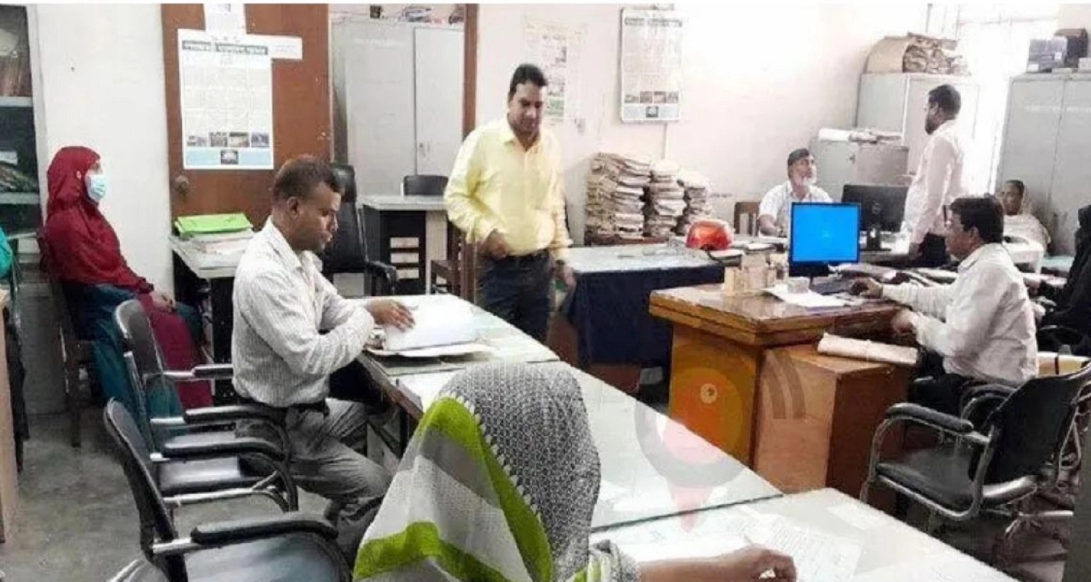 আজ থেকে নতুন সময়সূচিতে চলবে অফিস-ব্যাংক ও মার্কেট