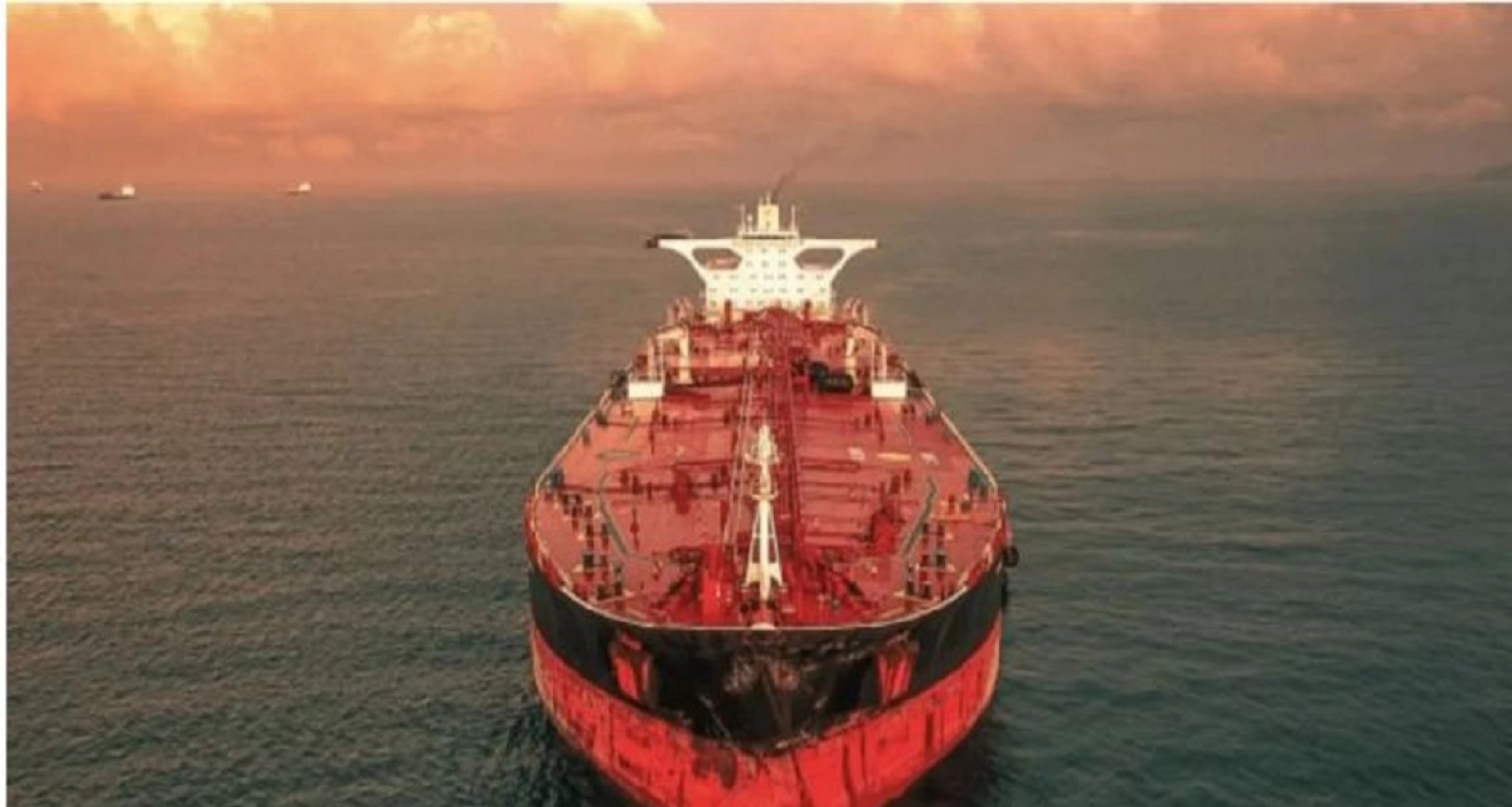 চট্টগ্রাম বন্দরে এসে পৌঁছেছে জ্বালানি পণ্যবাহী ৪ জাহাজ