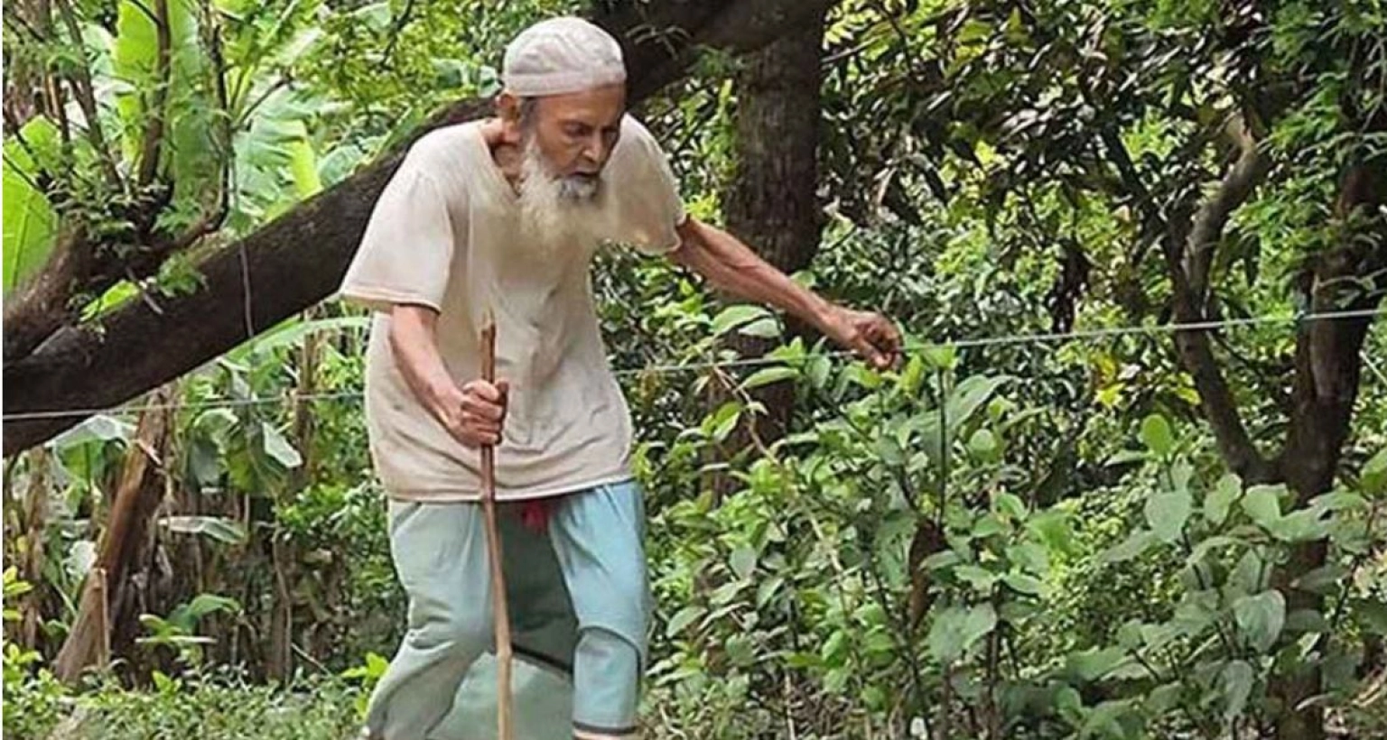 দড়ি আর বাঁশ বেয়ে মসজিদে যাওয়া সেই অন্ধ মুয়াজ্জিন আর বেঁচে নেই