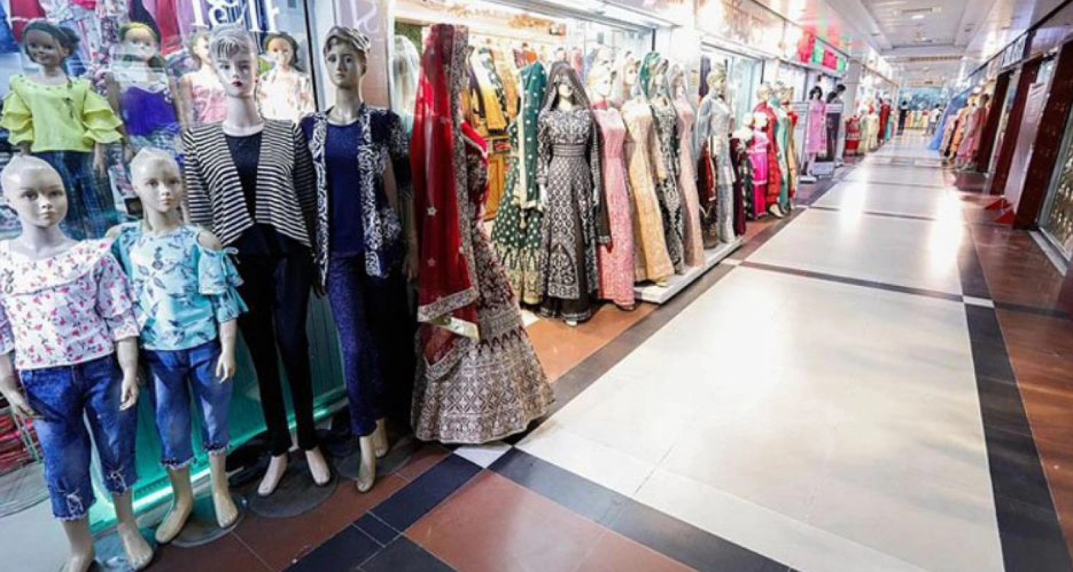 ব্যবসায়ীদের অনুরোধে দোকানপাট খোলা রাখার সময় নিয়ে নতুন সিদ্ধান্ত