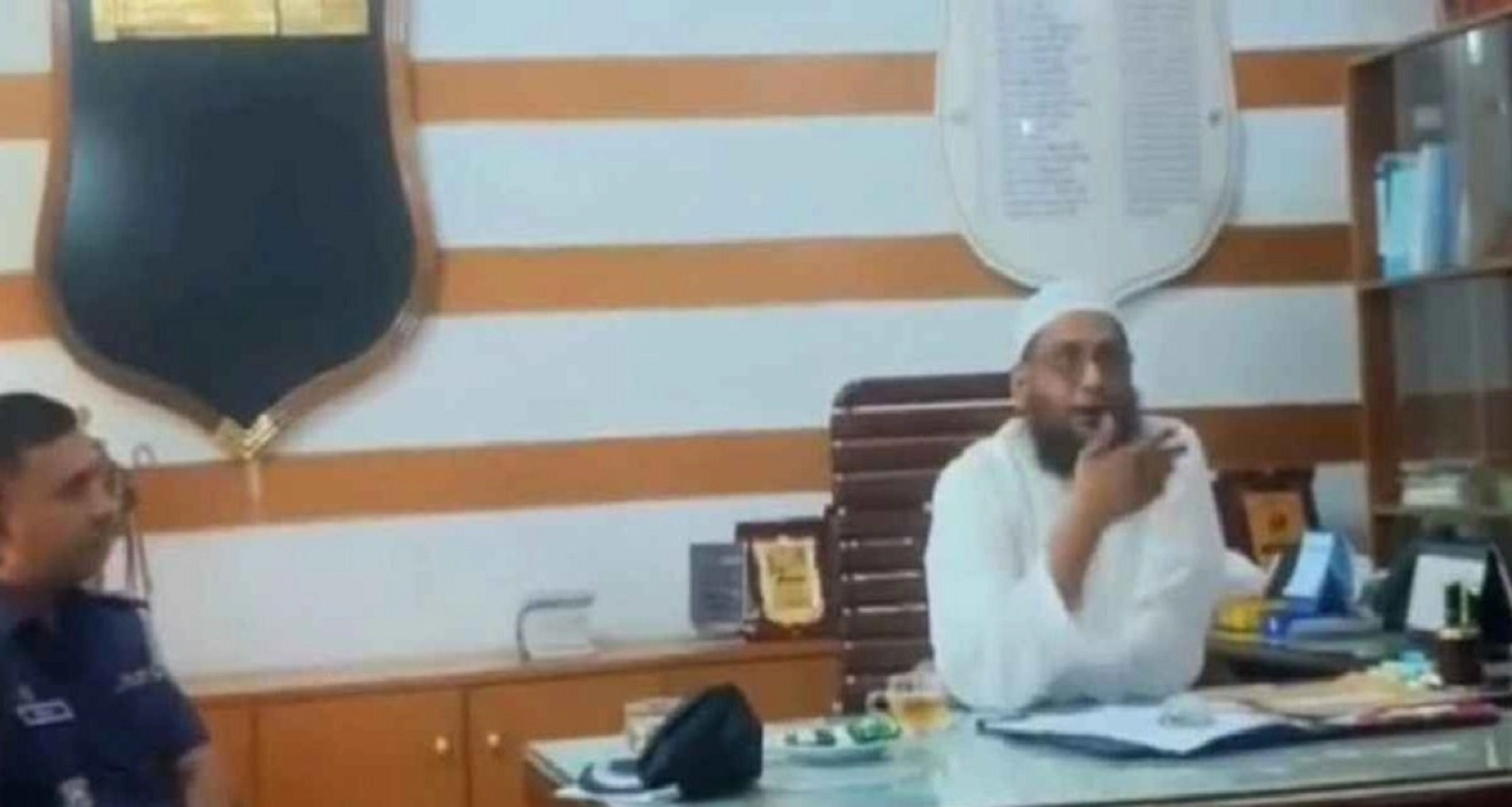 থানায়-ঢুকে-ওসির-চেয়ারে-বসে-পড়া-এমপির-ভিডিও-ভাইরাল