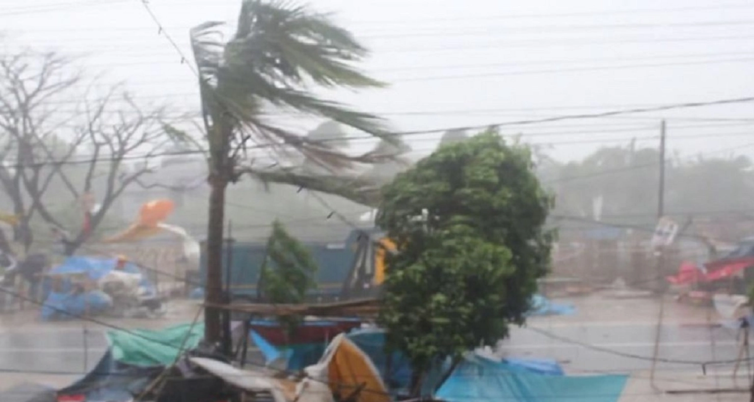 চার জেলায় দুপুরের মধ্যেই কালবৈশাখীর তাণ্ডবের শঙ্কা