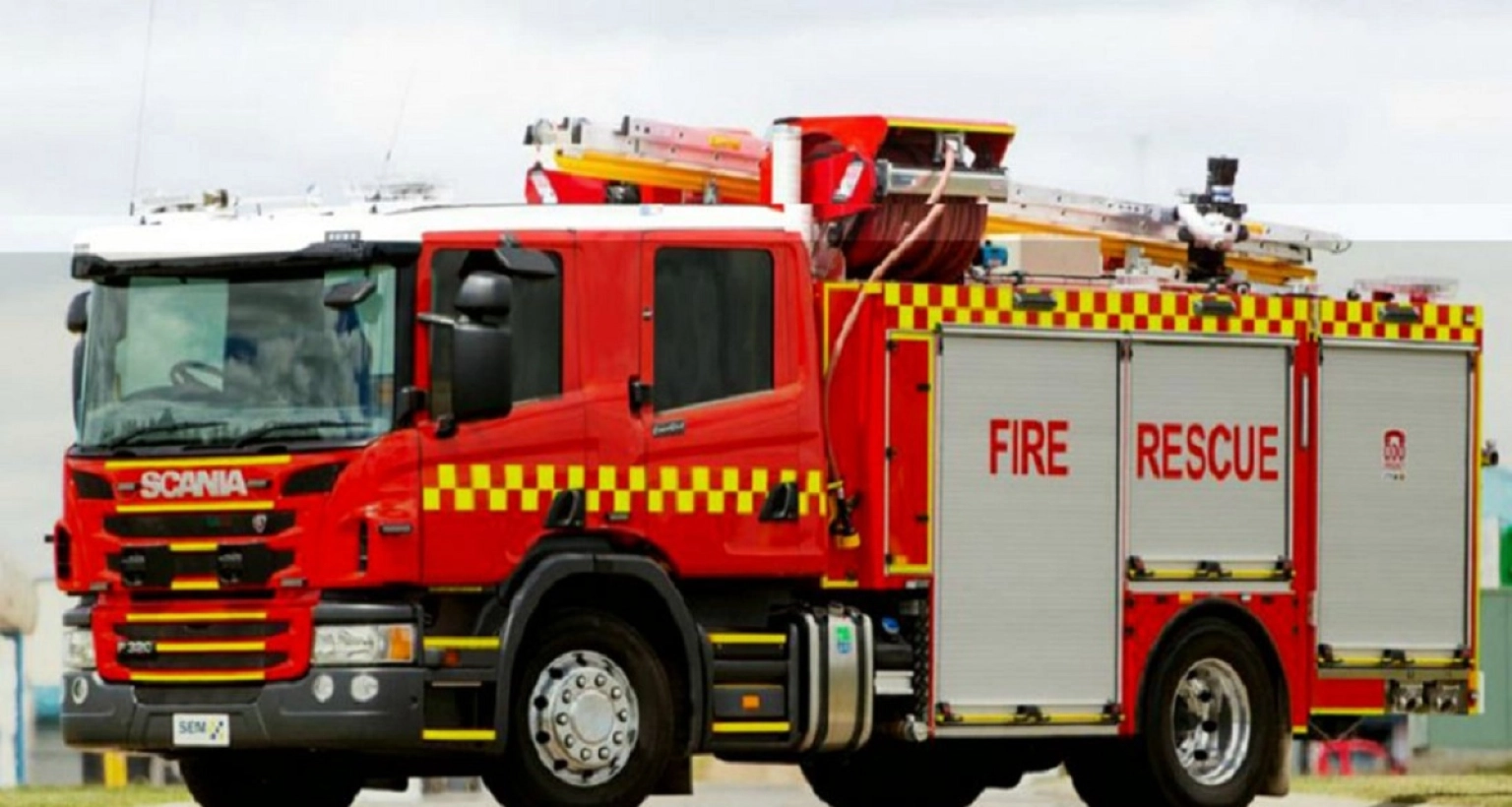 শপিংকমপ্লেক্সে ভয়বহ আগুন, নিয়ন্ত্রণে ফায়ার সার্ভিসের পাঁচটি ইউনিট