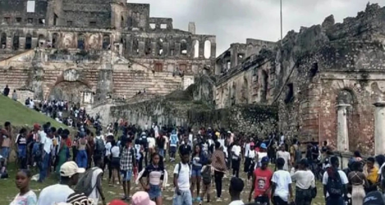 মর্মান্তিক-পদদলিতের-ঘটনা-৩০-জনের-মৃত্যু