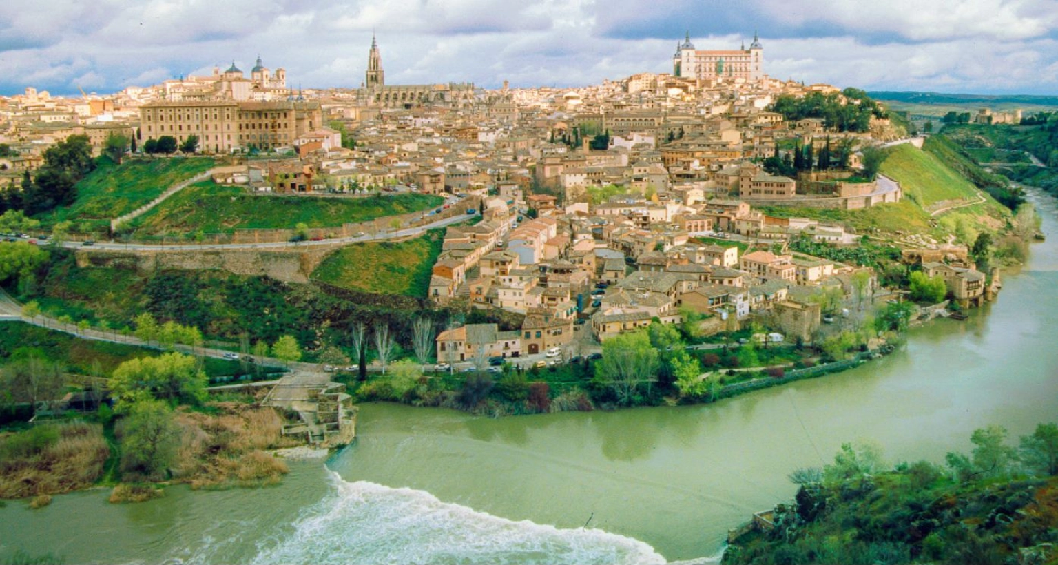 ৫ লাখ অবৈধ অভিবাসীকে বৈধতা দেবে যে দেশ