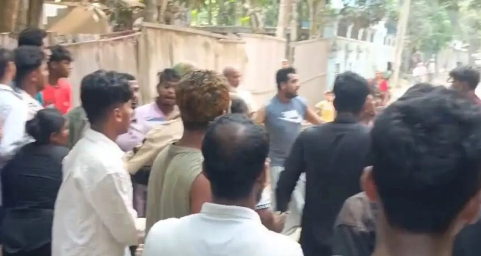 স্ত্রী রিমা শারীরিকভাবে অক্ষম, তাই স্বামী....