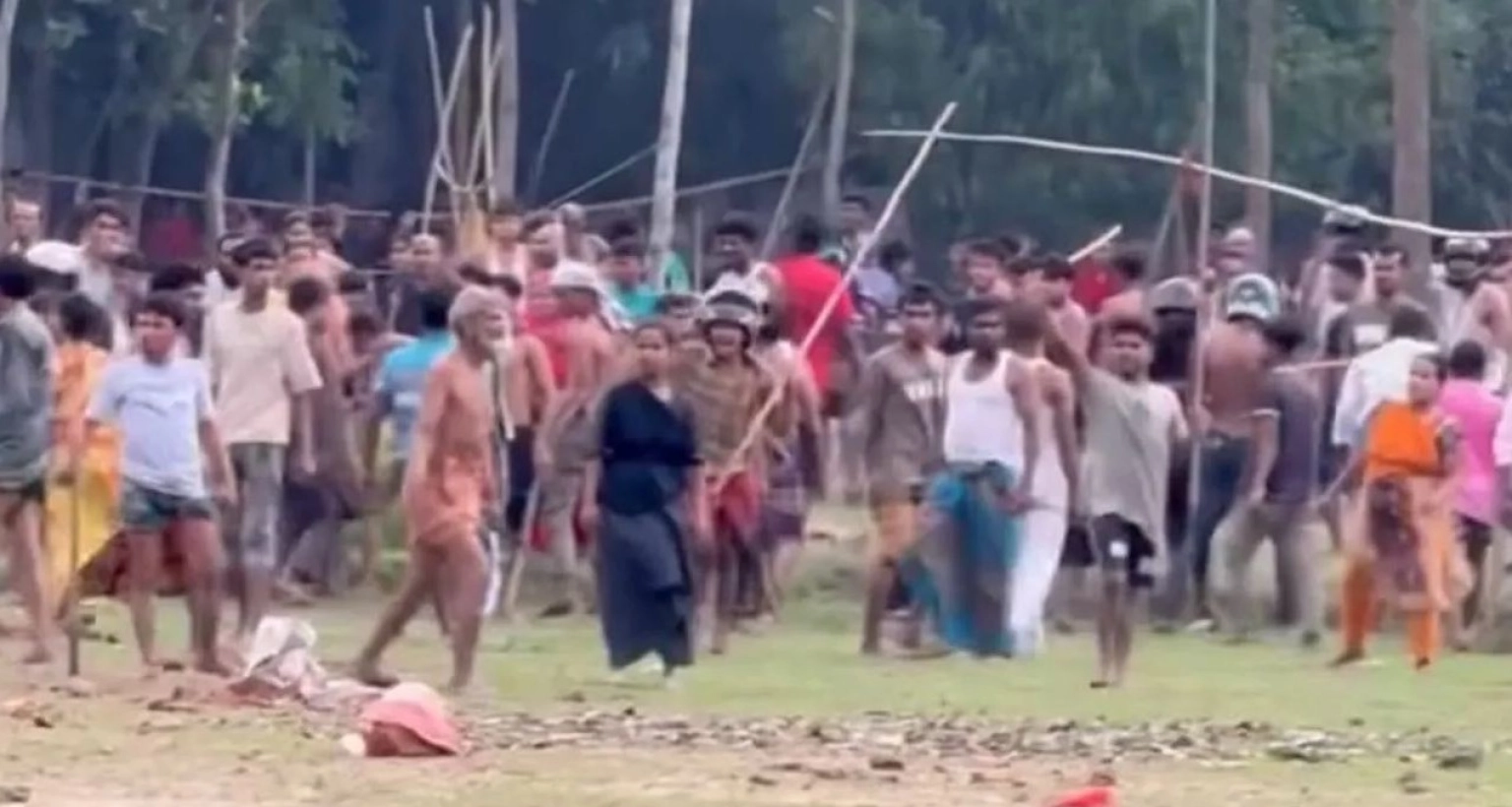 পাকুন্দিয়ায় ফুটবল খেলাকে কেন্দ্র করে দুই গ্রামের মধ্যে সংঘর্ষ