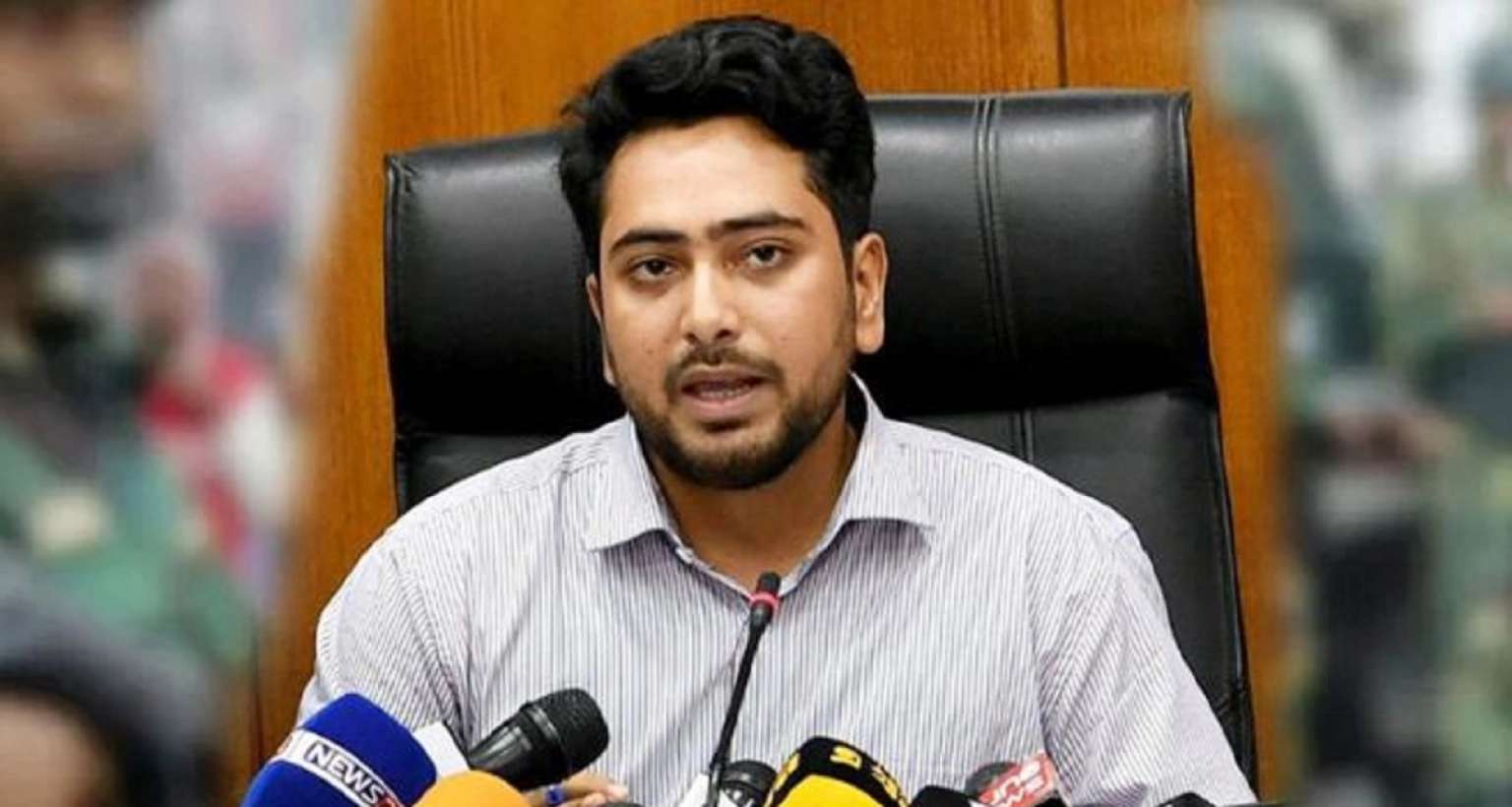 চাঁদাবাজ, অপরাধী, আ. লীগের সঙ্গে জড়িত কেউ এনসিপিতে যোগ দিতে পারবে না: নাহিদ