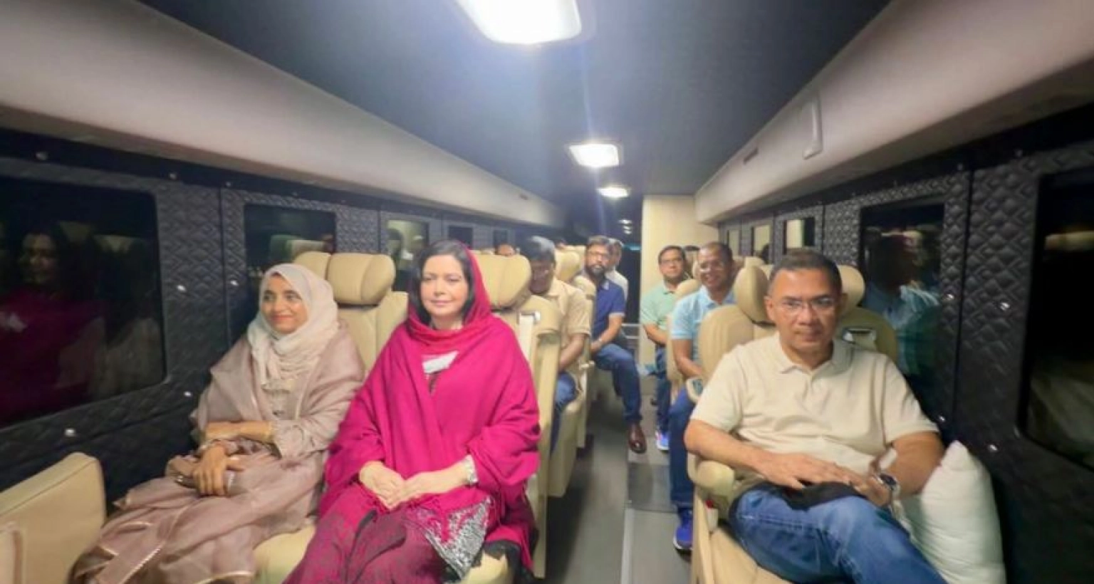 সড়কপথে বগুড়ার উদ্দেশ্যে রওনা দিয়েছেন প্রধানমন্ত্রী তারেক রহমান