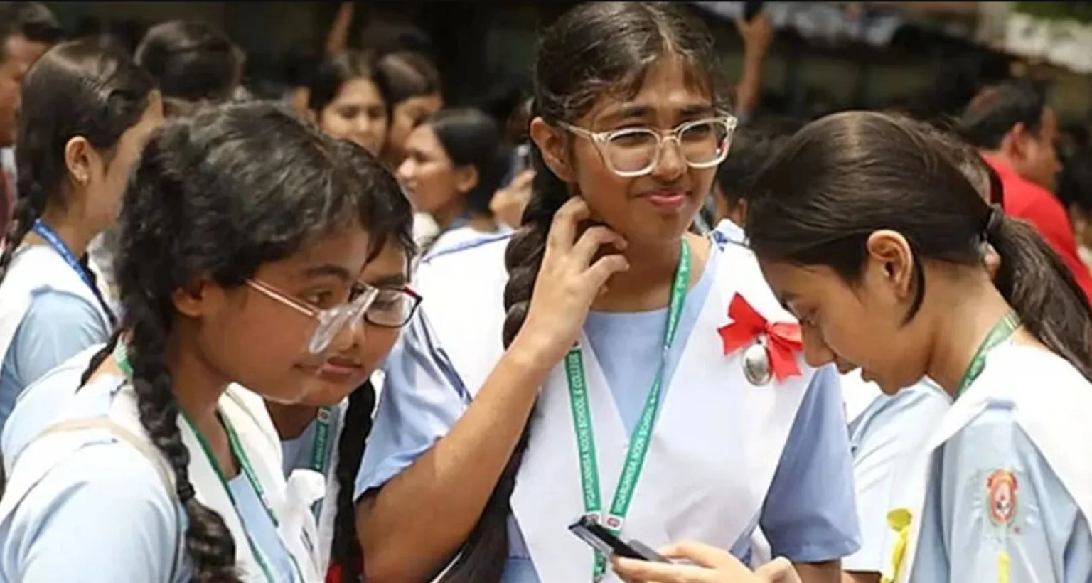 প্রকাশ-করা-হলো-এইচএসসি-পরীক্ষার-রুটিন