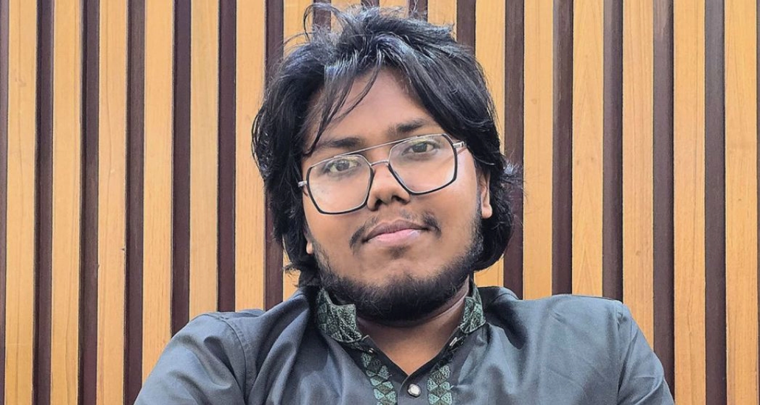 শাহবাগে আসুন, ফেসবুকে পোস্টের পর ডাকসু নেতা জুবায়ের লাঞ্ছিত 