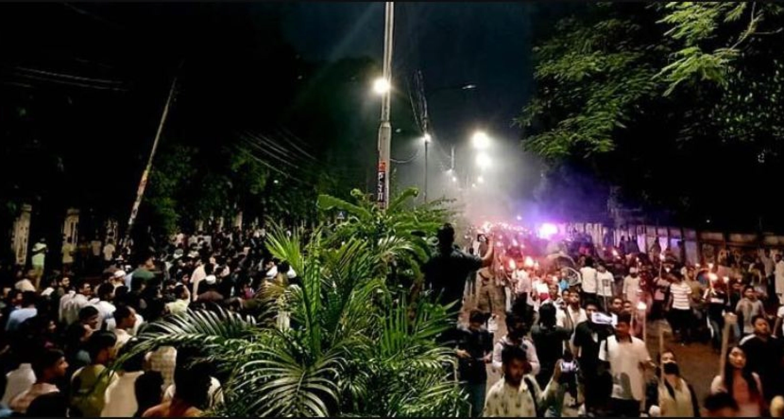 দেশের বিভিন্ন শিক্ষাপ্রতিষ্ঠানে মুখোমুখি ছাত্রদল ও ছাত্রশিবির