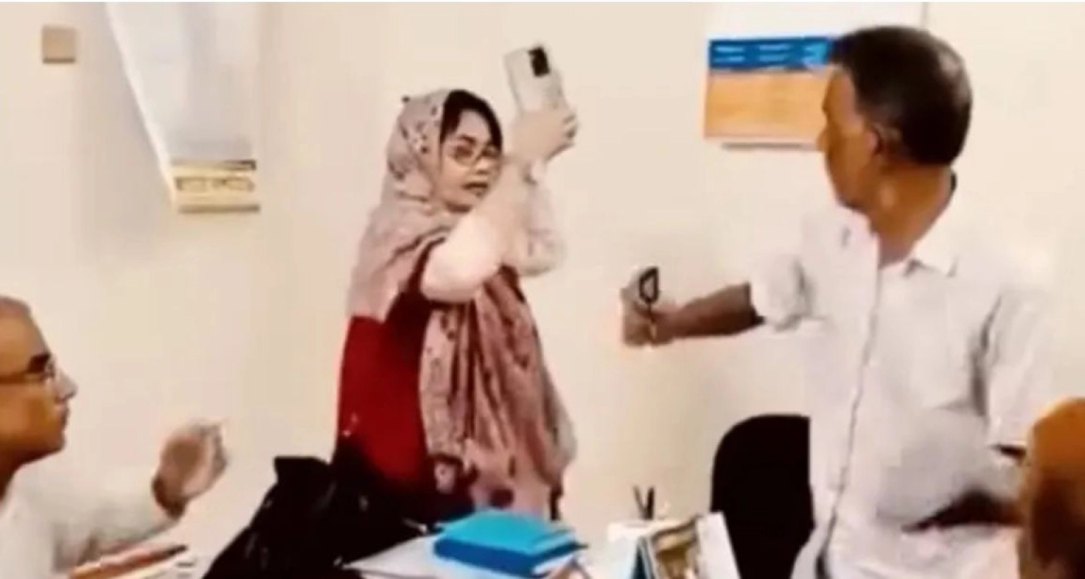 বিএনপি থেকে বহিষ্কার শিক্ষিকার গায়ে হাত তোলা সেই নেতা