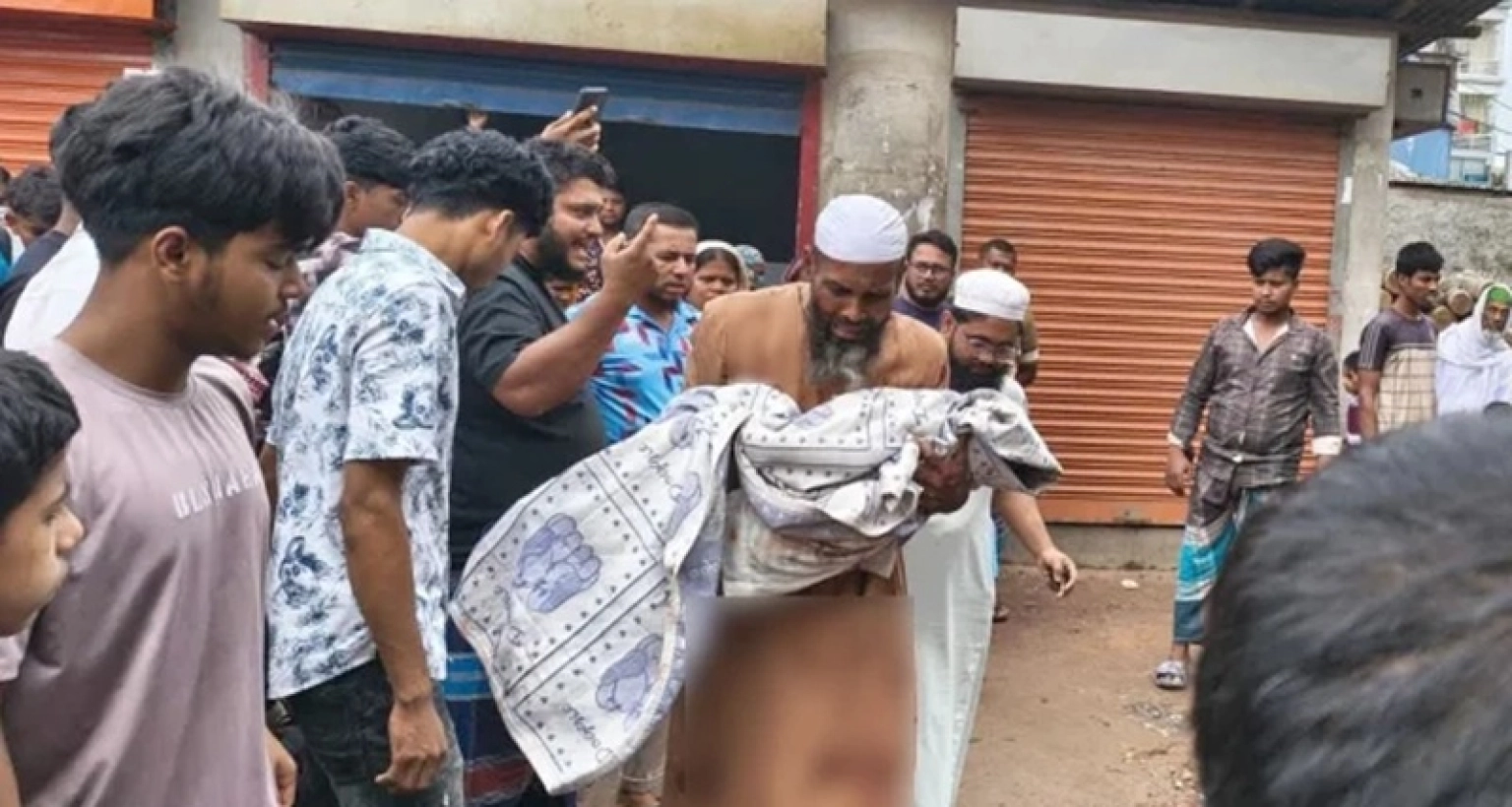 বাবার-মোটরসাইকেল-থেকে-ছিটকে-পড়ে-প্রাণ-গেল-মাদরাসা-ছাত্রের