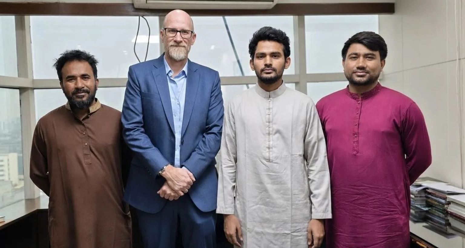 এনসিপির কার্যালয়ে মার্কিন কূটনীতিক