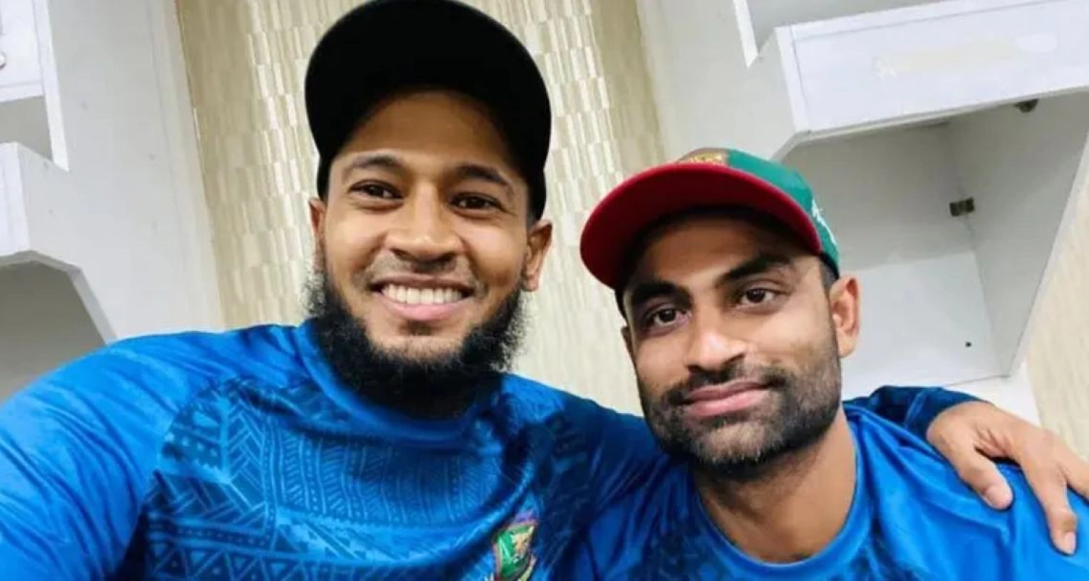 মুশফিক ভেঙ্গে দিলেন তামিমের সেই রেকর্ড