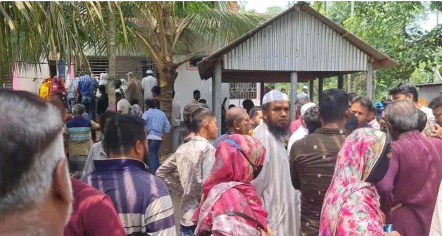 কাপাসিয়ায় ৫ জনকে গলা কেটে হত্যা : মিলল যে চাঞ্চল্যকর তথ্য 