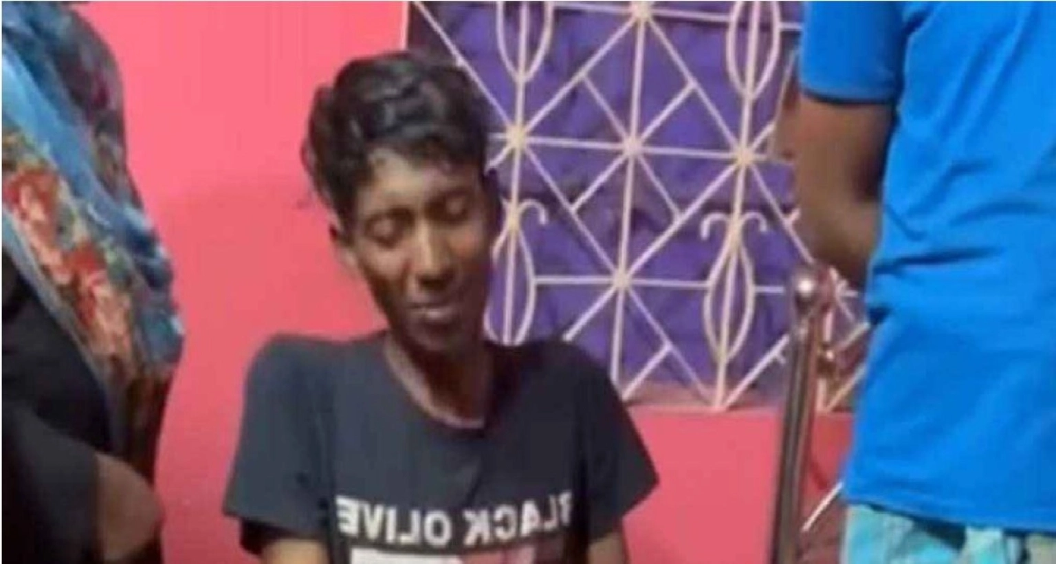 মাকে কুপিয়ে মারল মা'দ'কাসক্ত ছেলে, বাবা-বোনের অবস্থাও গুরুতর