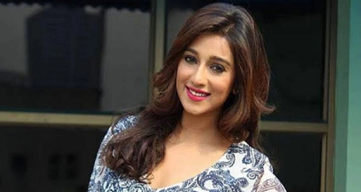 আমার-যে-পেশা-অভিনয়-সেটাতেই-মন-দিতে-চাই-সায়ন্তিকা