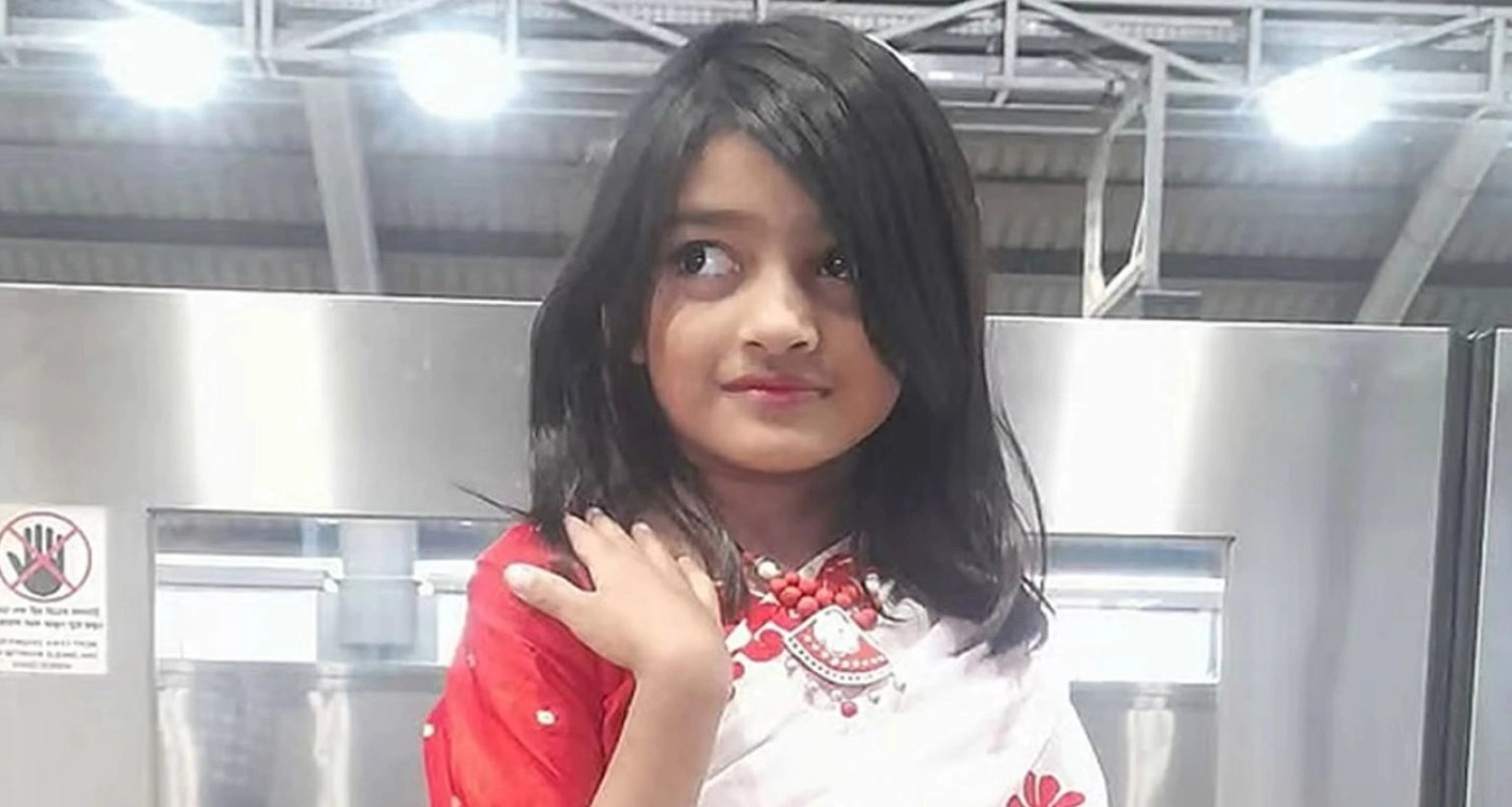 জানাজা শেষে দাদা-দাদির কবরের পাশে রামিসার দাফন সম্পন্ন