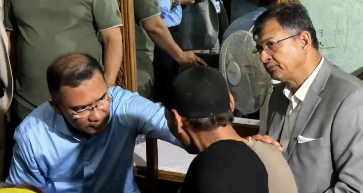 রামিসার বাবার কাঁধে হাত রেখে যা বললেন প্রধানমন্ত্রী তারেক রহমান