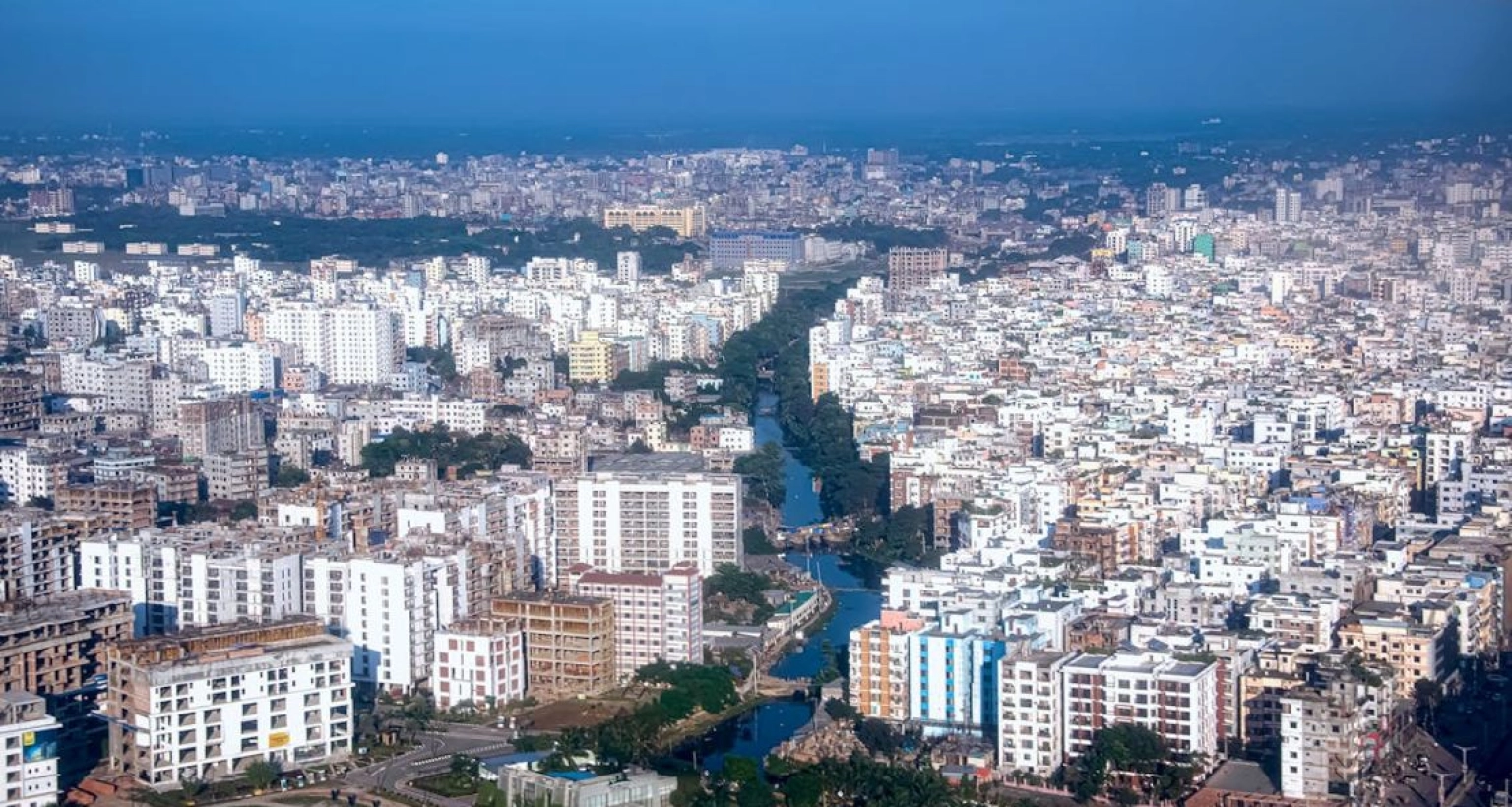 চরম আতঙ্ক ছড়িয়ে পড়েছে নারায়ণগঞ্জজুড়ে