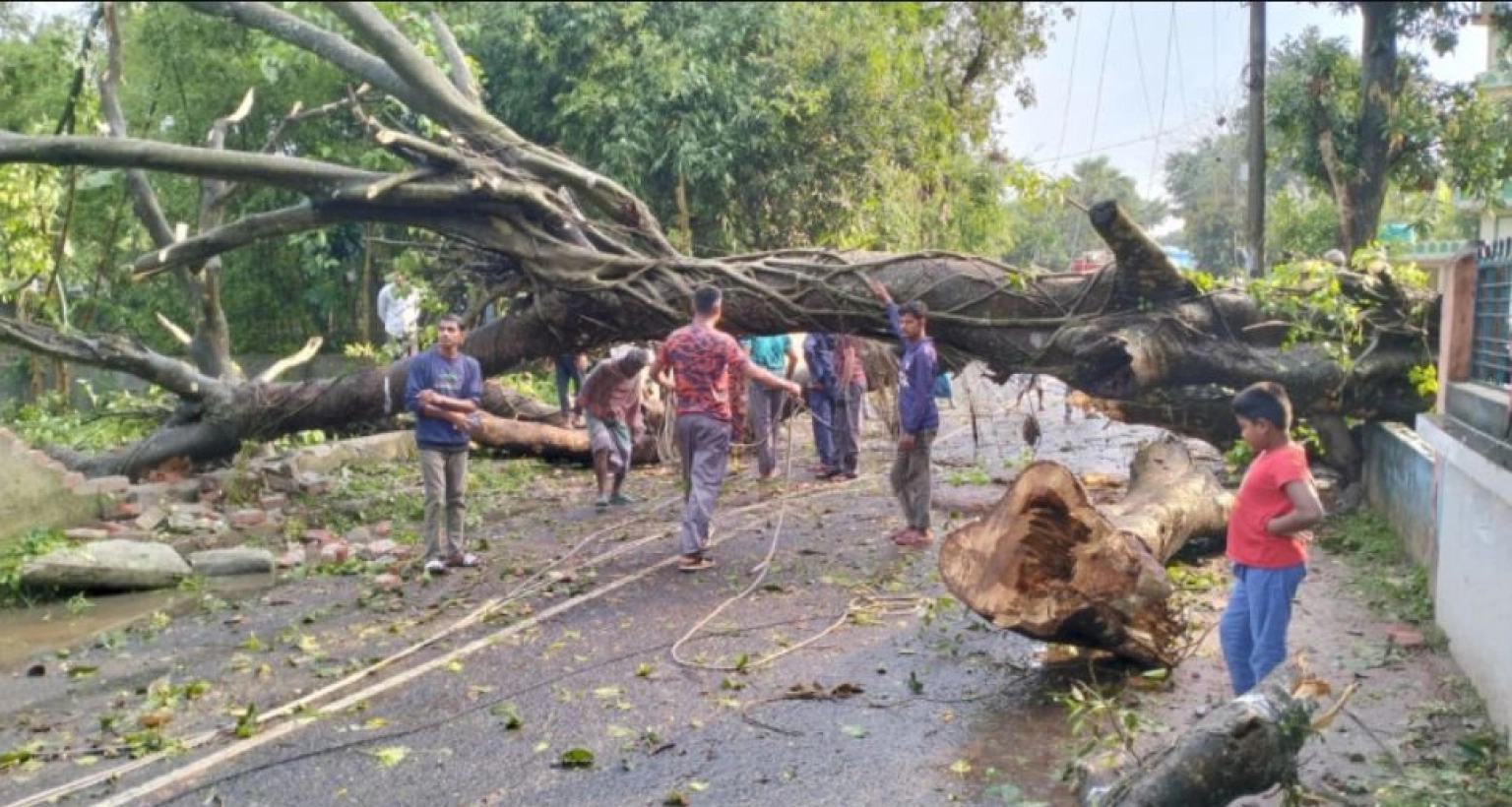 জামালপুরে কালবৈশাখীর ভয়াবহ তাণ্ডব