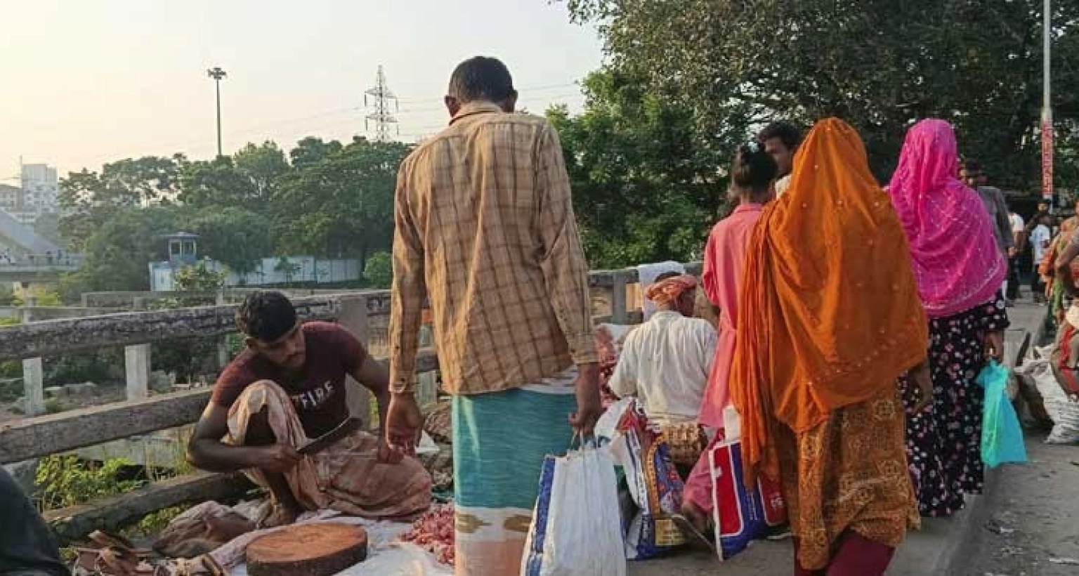 ‘দুই কেজি গরুর মাংস ৫৫০ টাকা দিয়ে কিনেছি’